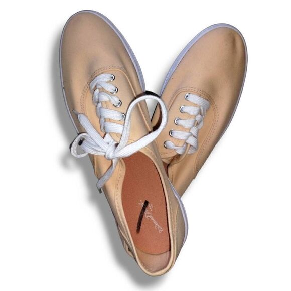 Universal Threads Peach Sneakers Toes Pointed Toe Sz 10 NEW - Picture 2 of 9